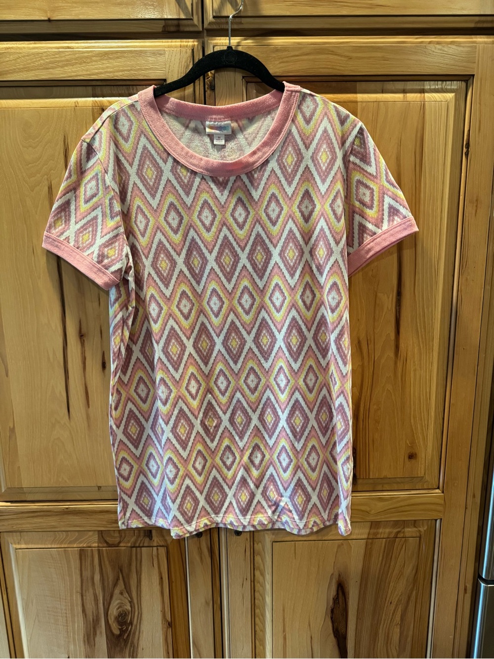 LuLaRoe Pink Diamond Pattern Short Sleeve Tee